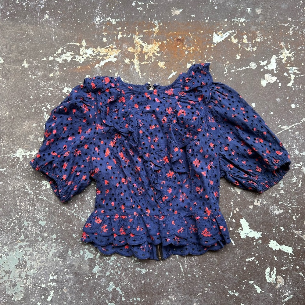Urvan outfitters lacey blouse